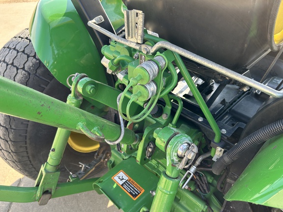 2017 John Deere 3033R Tractor Compact