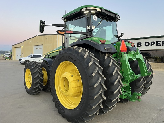 2022 John Deere 8R 370 Tractor