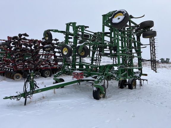 2022 John Deere 2430 Chisel Plow