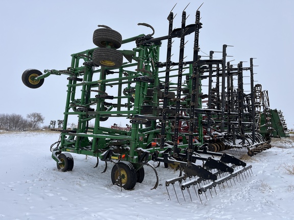 2022 John Deere 2430 Chisel Plow