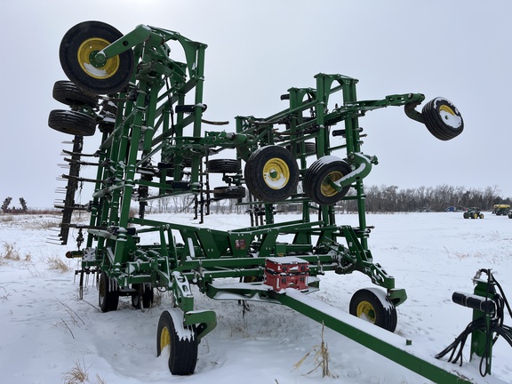 2022 John Deere 2430 Chisel Plow