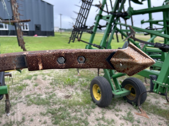2022 John Deere 2430 Chisel Plow