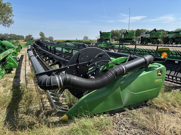 2018 John Deere 645FD Header Combine