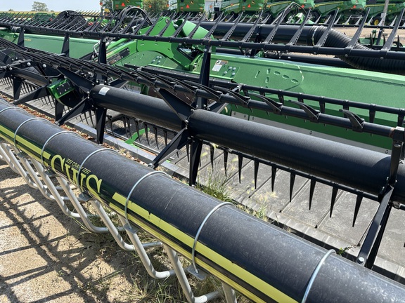 2018 John Deere 645FD Header Combine