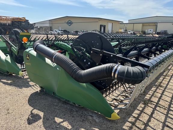 2018 John Deere 645FD Header Combine