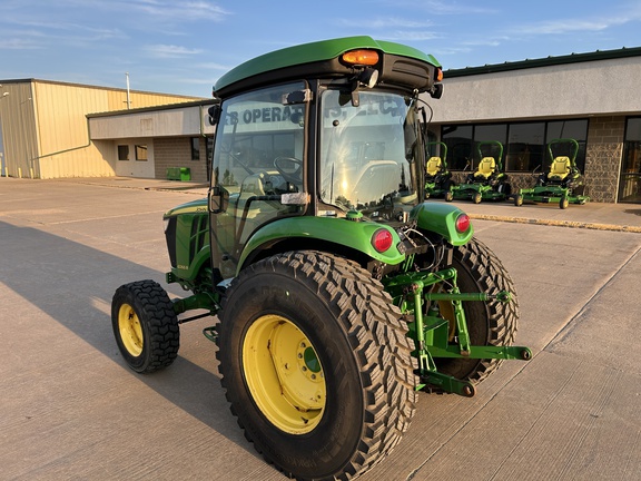 2015 John Deere 4066R Tractor Compact