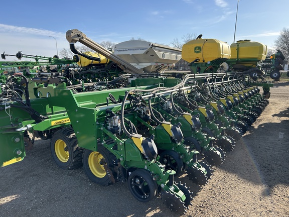 2025 John Deere DB80 Planter