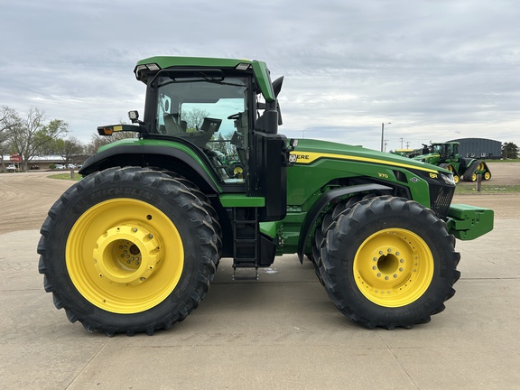 2024 John Deere 8R 370 Tractor