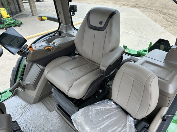 2024 John Deere 8R 370 Tractor