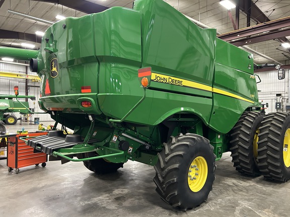 2022 John Deere S780 Combine
