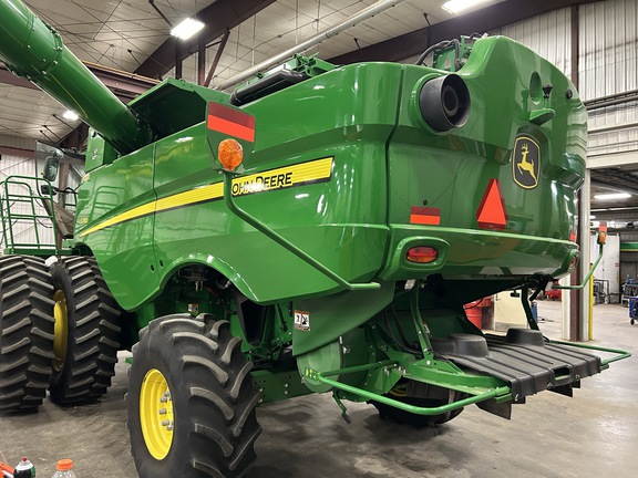 2022 John Deere S780 Combine