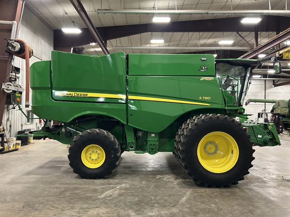 2022 John Deere S780 Combine
