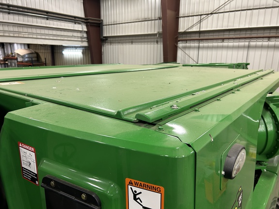 2022 John Deere S780 Combine