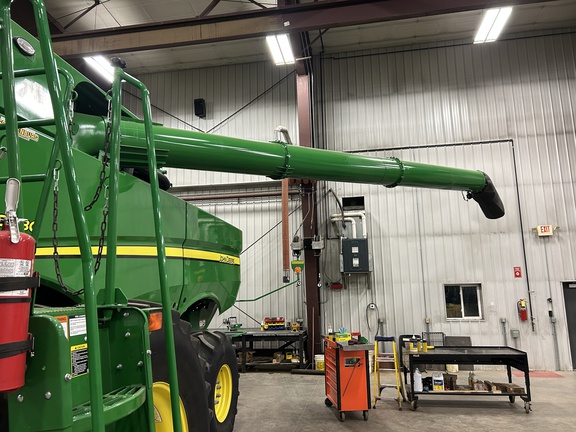 2022 John Deere S780 Combine