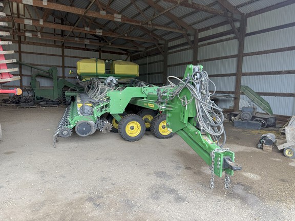 2022 John Deere DB60 Planter