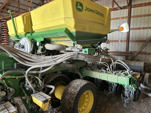 2022 John Deere DB60 Planter