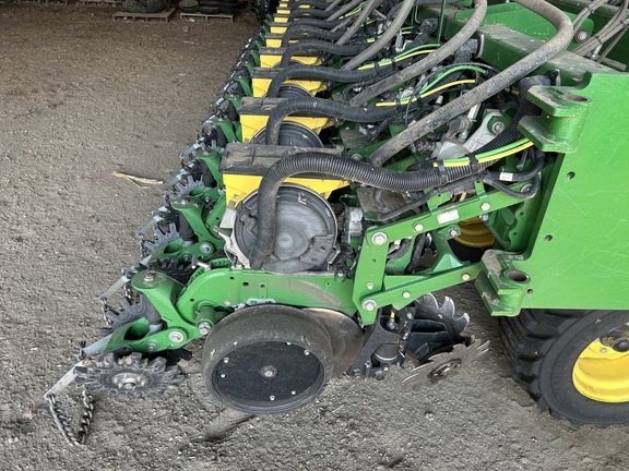 2022 John Deere DB60 Planter