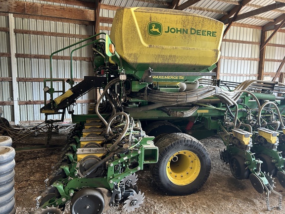 2022 John Deere DB60 Planter