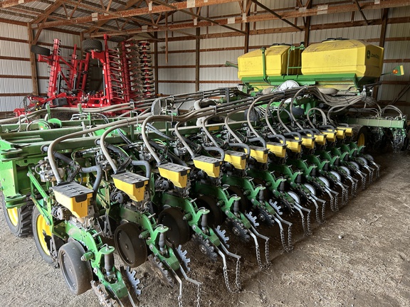 2022 John Deere DB60 Planter