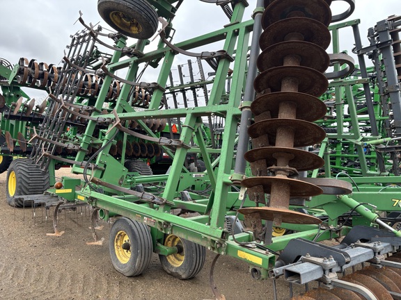 2004 John Deere 726 Mulch Finisher