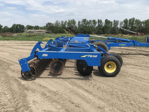 2016 Landoll 7832-35 Disk