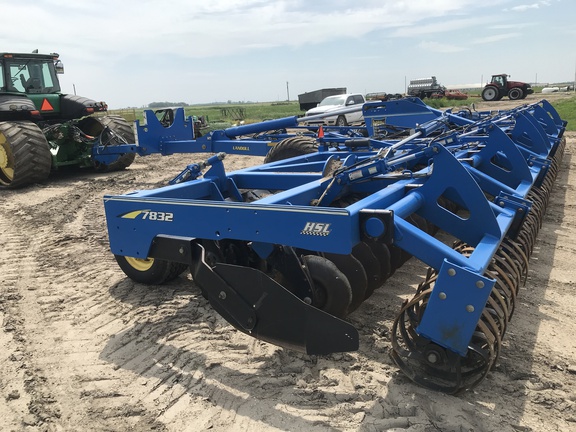 2016 Landoll 7832-35 Disk