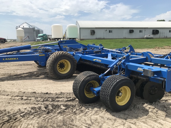 2016 Landoll 7832-35 Disk