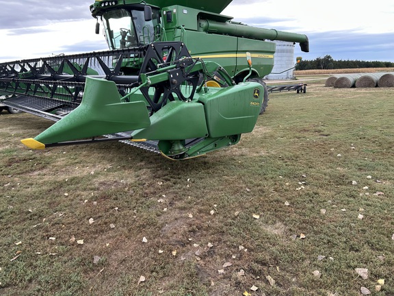 2012 John Deere 640FD Header Combine