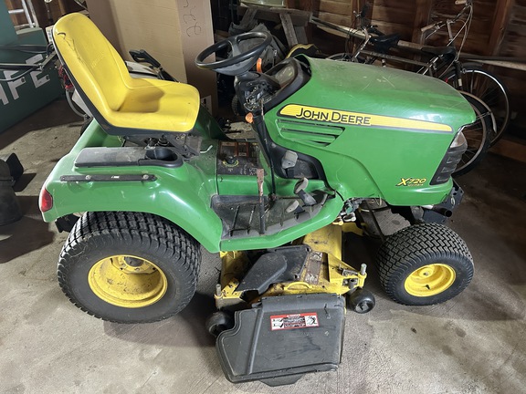 2010 John Deere X720 Garden Tractor
