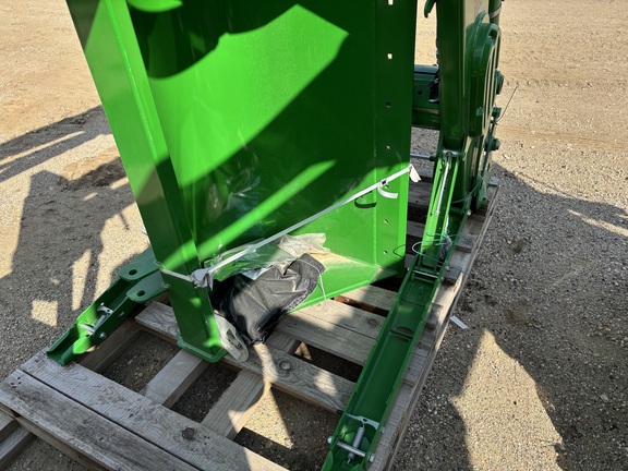 2025 John Deere 680R Loader