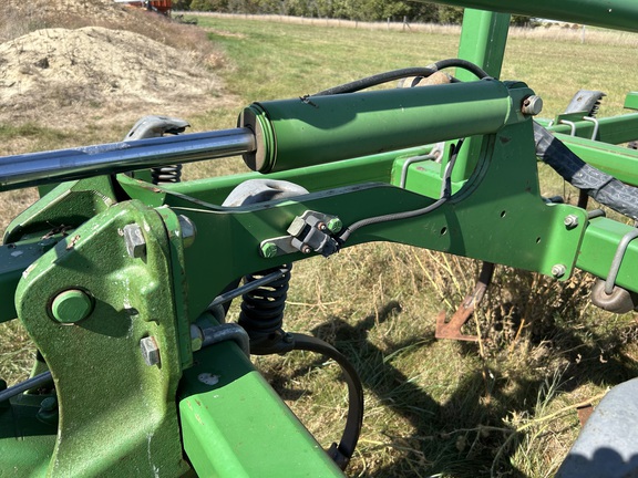 2009 John Deere 2210 Field Cultivator