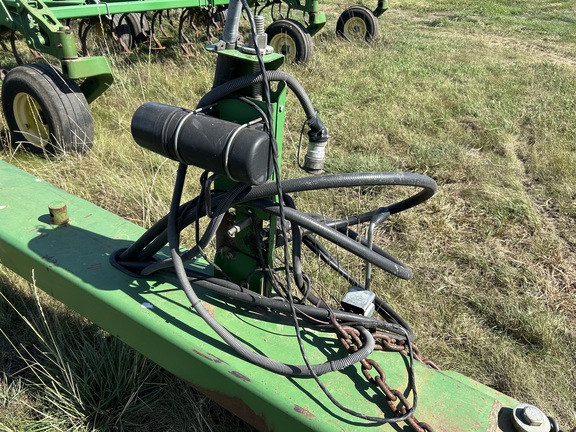 2009 John Deere 2210 Field Cultivator