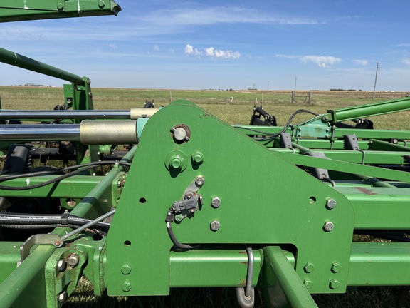 2009 John Deere 2210 Field Cultivator