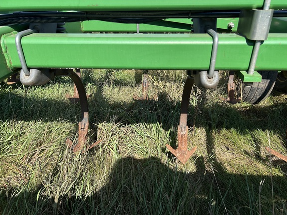 2009 John Deere 2210 Field Cultivator