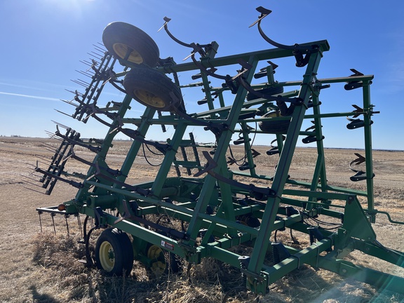1998 John Deere 980 Field Cultivator
