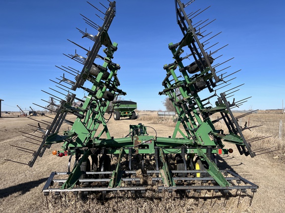 1998 John Deere 980 Field Cultivator