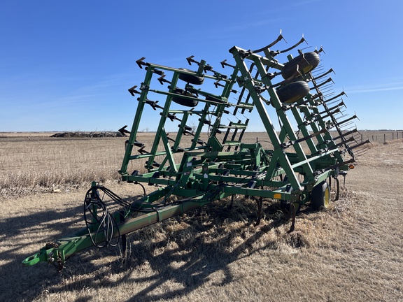 1998 John Deere 980 Field Cultivator