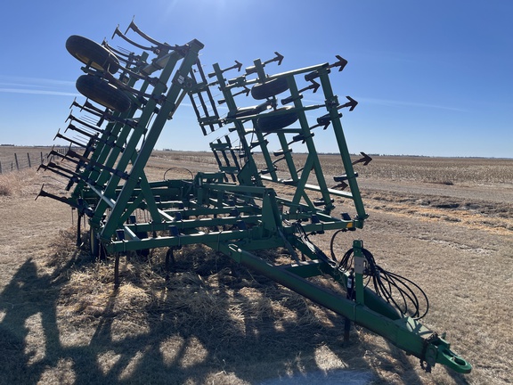 1998 John Deere 980 Field Cultivator