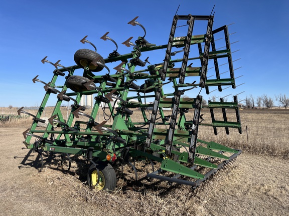 1998 John Deere 980 Field Cultivator