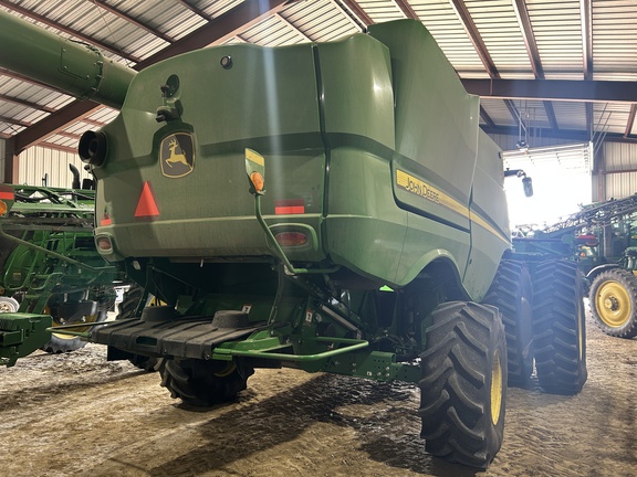 2022 John Deere S780 Combine