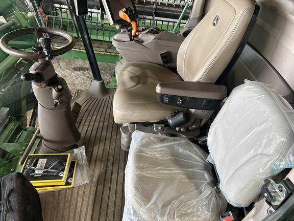 2022 John Deere S780 Combine