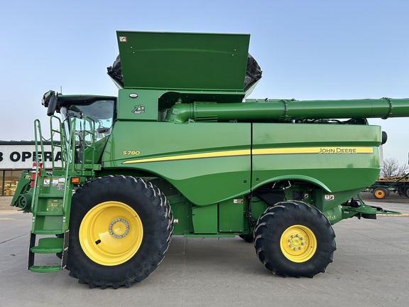 2022 John Deere S780 Combine