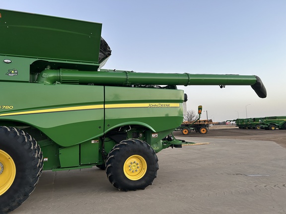 2022 John Deere S780 Combine