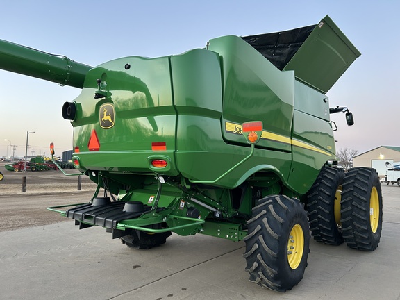2022 John Deere S780 Combine