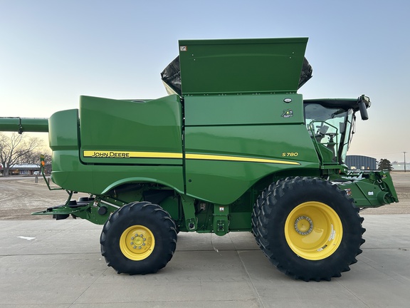 2022 John Deere S780 Combine