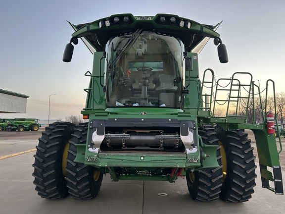 2022 John Deere S780 Combine