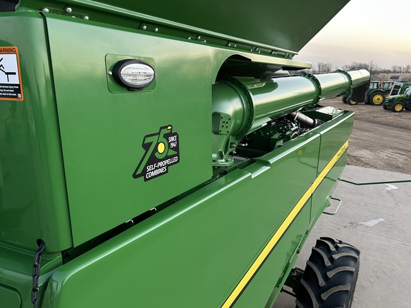 2022 John Deere S780 Combine