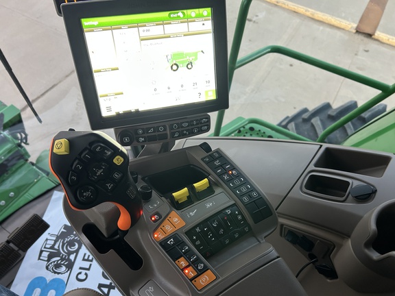 2022 John Deere S780 Combine