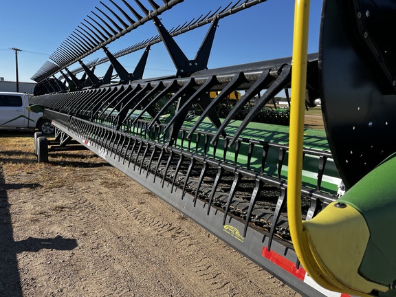 2024 John Deere RD40F Header Combine