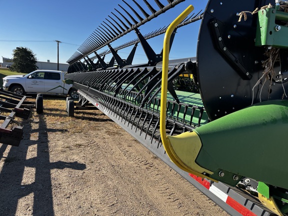 2024 John Deere RD40F Header Combine